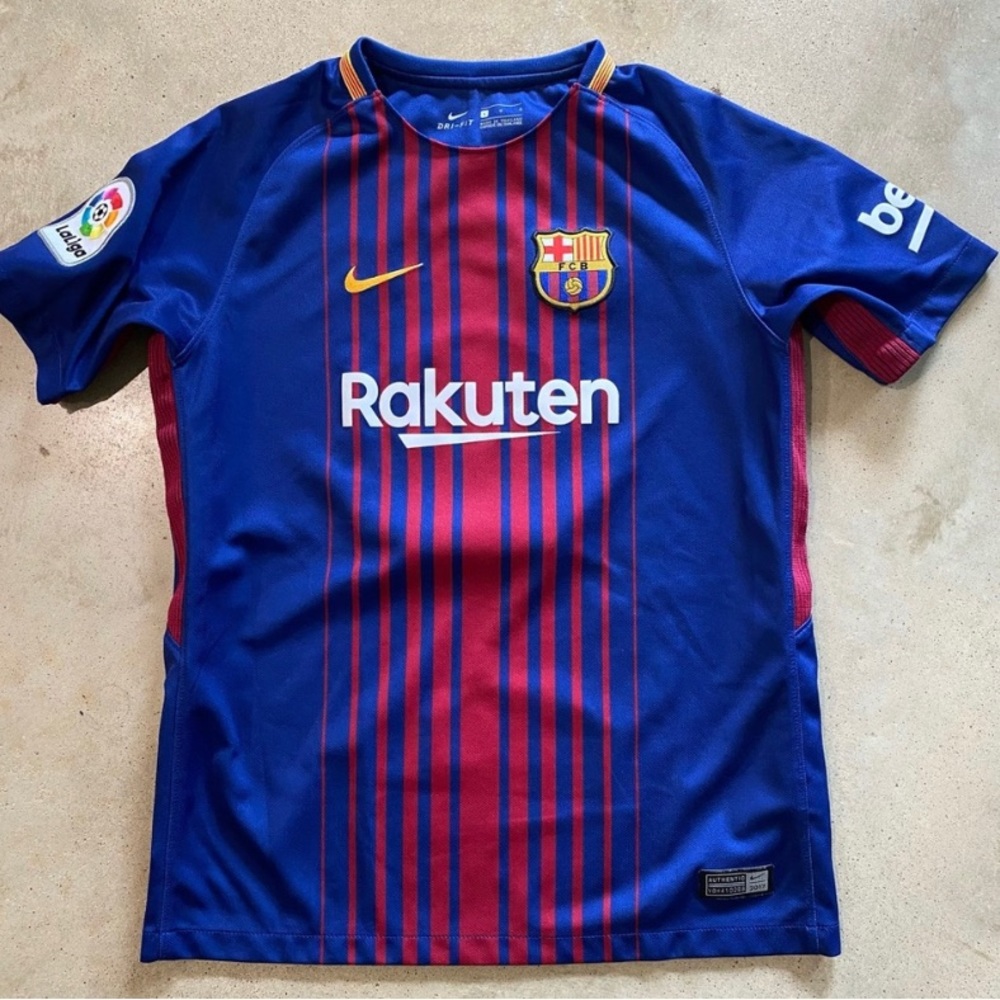 Nike Iniesta FC Barcelona soccer jersey. Good condition. Youth large (12-14).